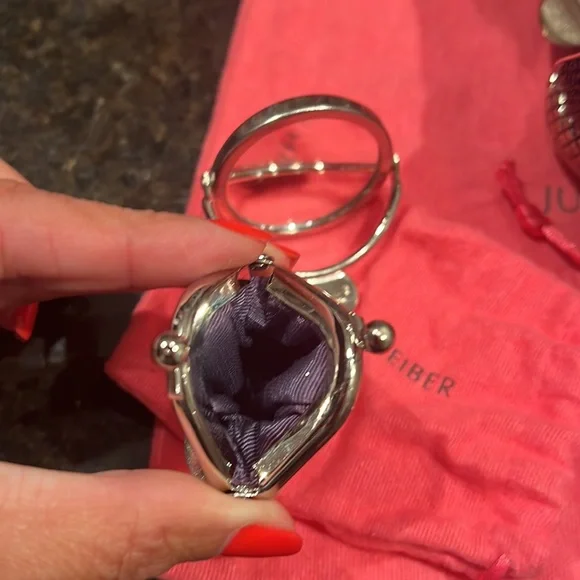 RARE Judith Leiber Heart & Snake Miniaudiere - Picture 11 of 12